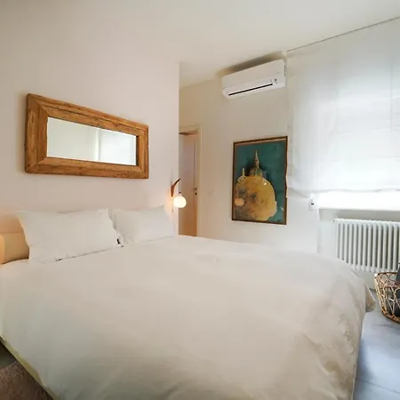 Sleeps 9 With Air Con And Wifi