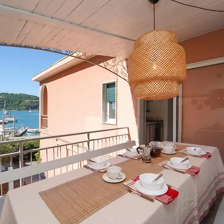 Sleeps 9 With Air Con And Wifi Villa *